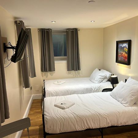 Twin Room With En-Suite EDI Eksteriør bilde
