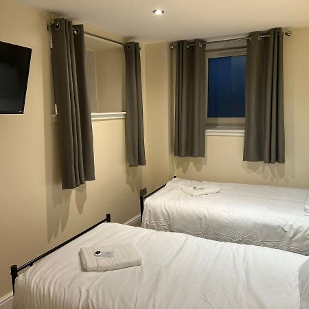 Twin Room With En-Suite EDI Eksteriør bilde