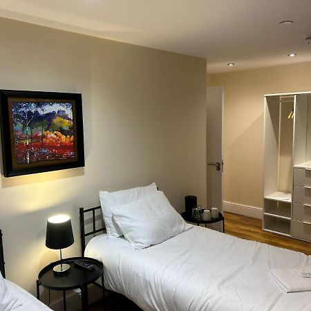 Twin Room With En-Suite EDI Eksteriør bilde