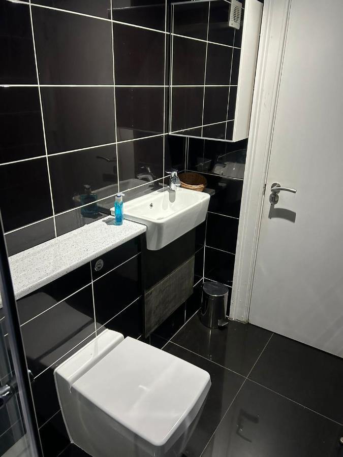 Twin Room With En-Suite EDI Eksteriør bilde